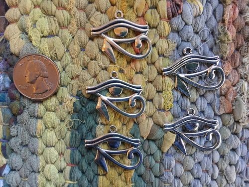 5 Pieces Antique Silver Eye of Horus Charms or Pendants