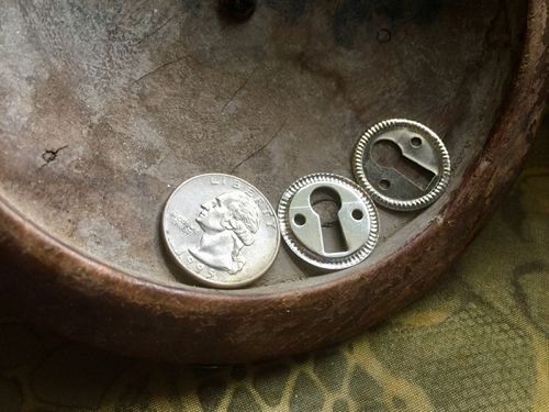 Round escutcheons (5)